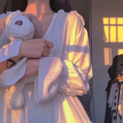 砰！美女保镖，你被开除了